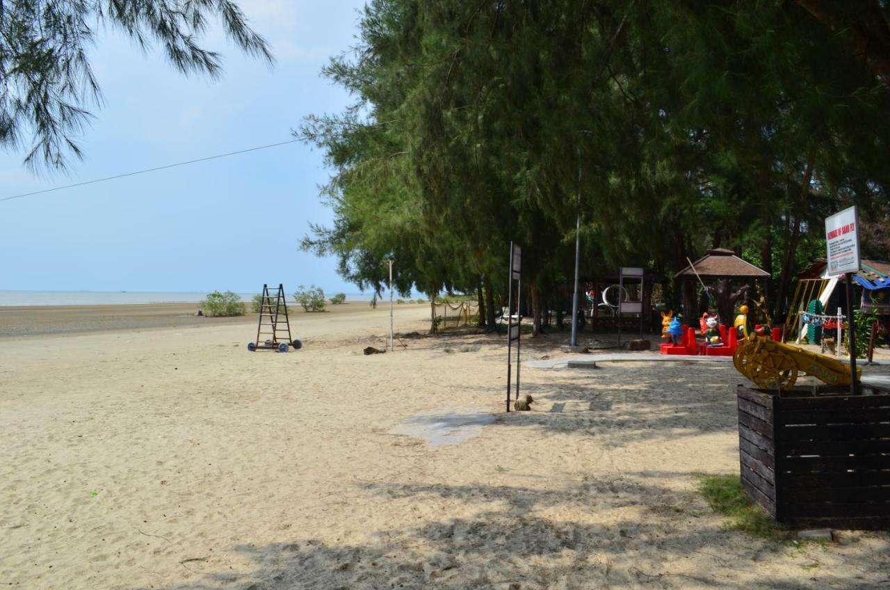 Kampong Tanjong Pechah Gold Coast Morib Ain Studio מראה חיצוני תמונה